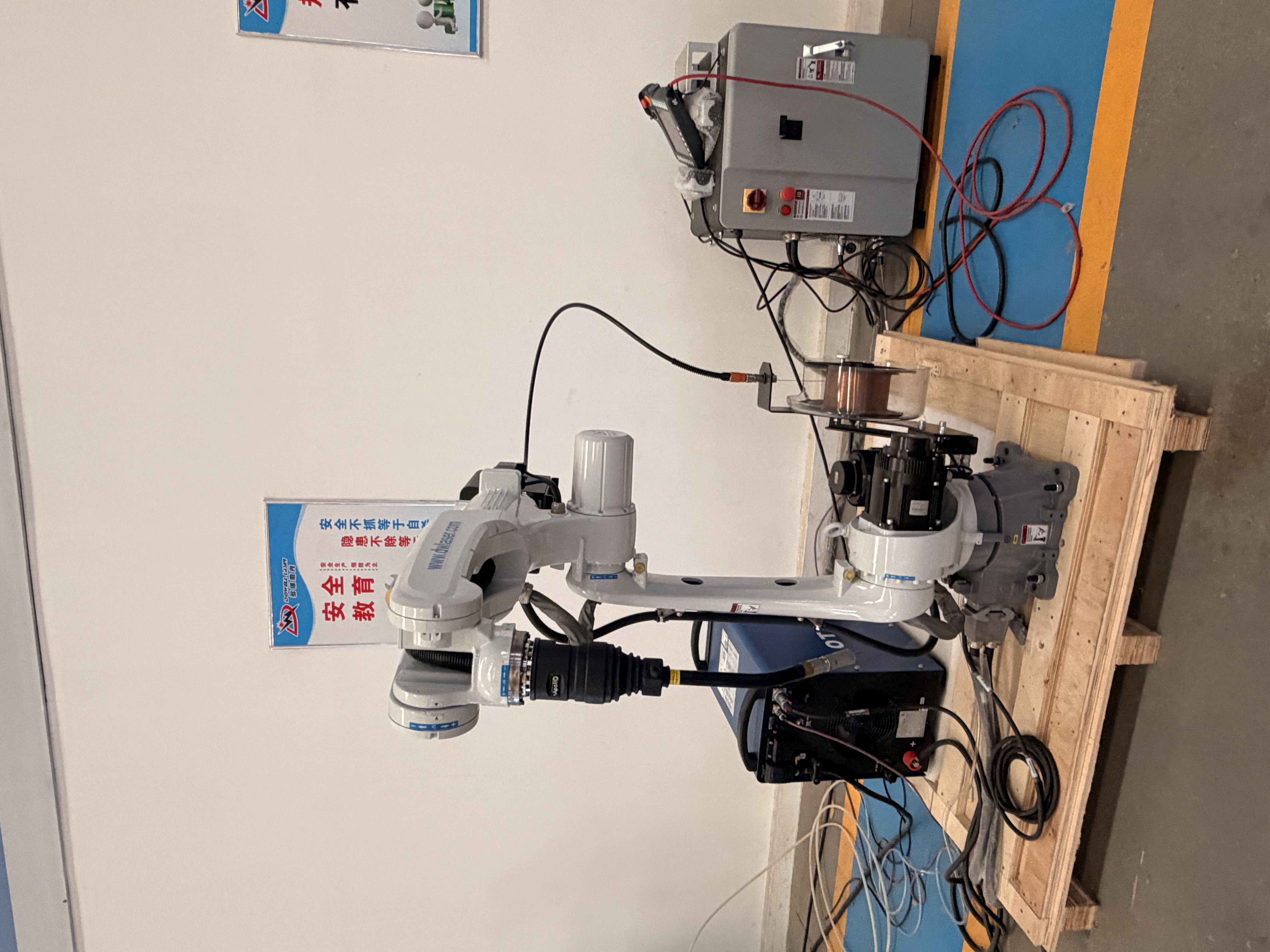 Robotic Arm Automatic Welding Machine (Six-Axis Welding Robot Workstation)